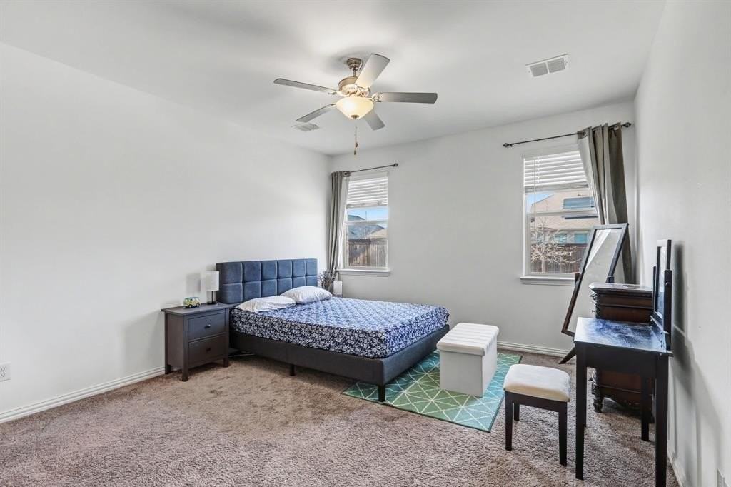 812 Carmen St - Photo 6 of 28