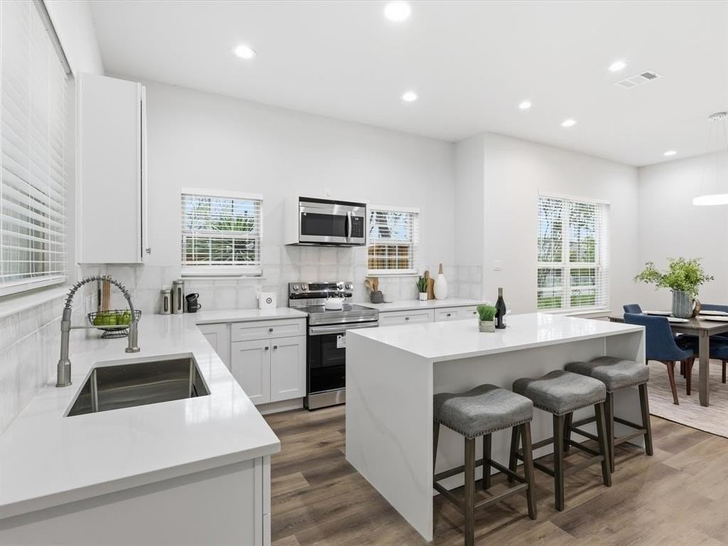 1130 Shaw St - Photo 6 of 26