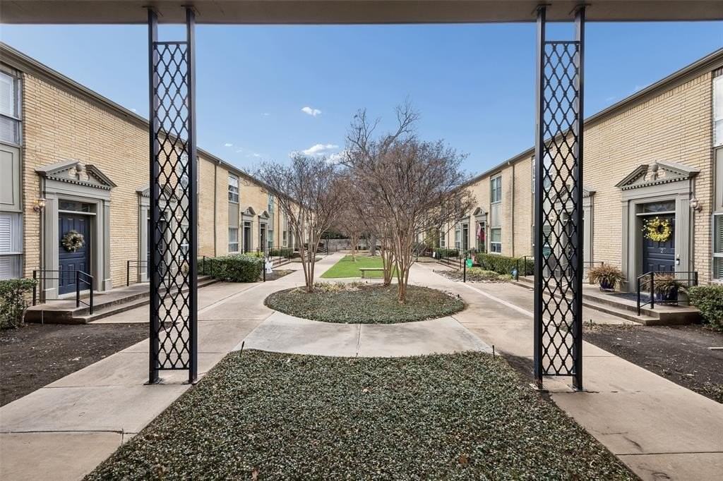 7506 W Northwest Hwy #2 - Photo 3 of 29