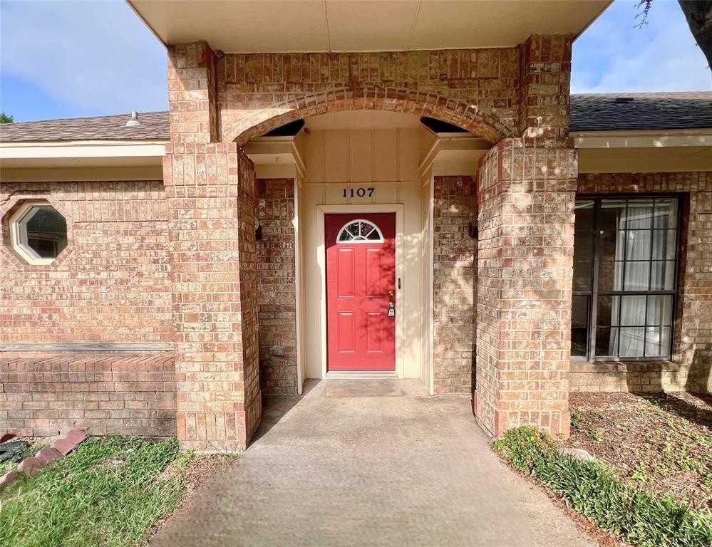 1107 Rita Ln