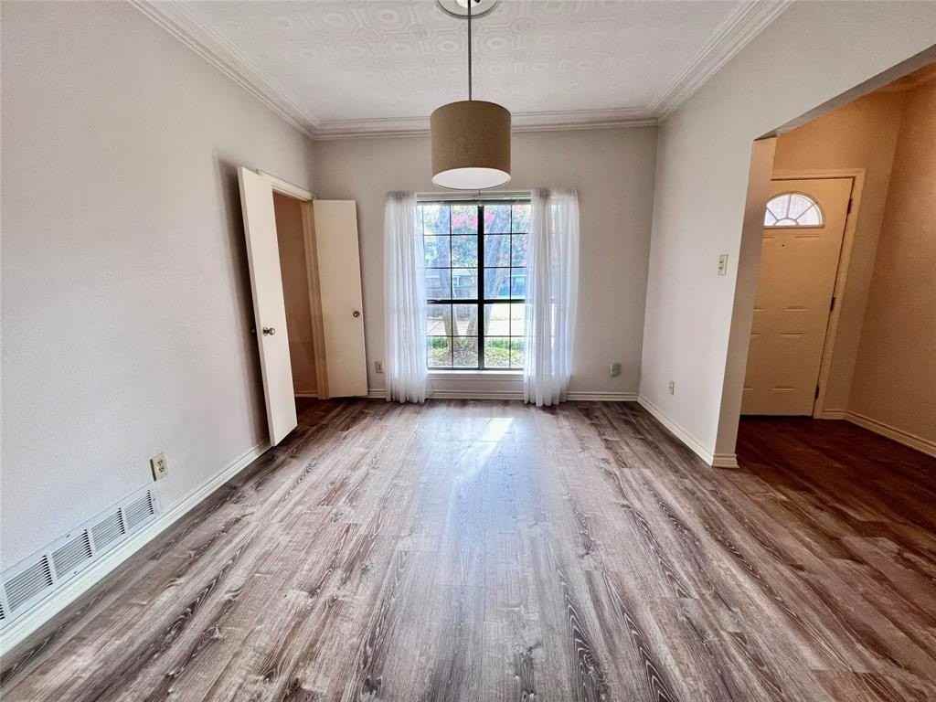 1107 Rita Ln - Photo 5 of 35