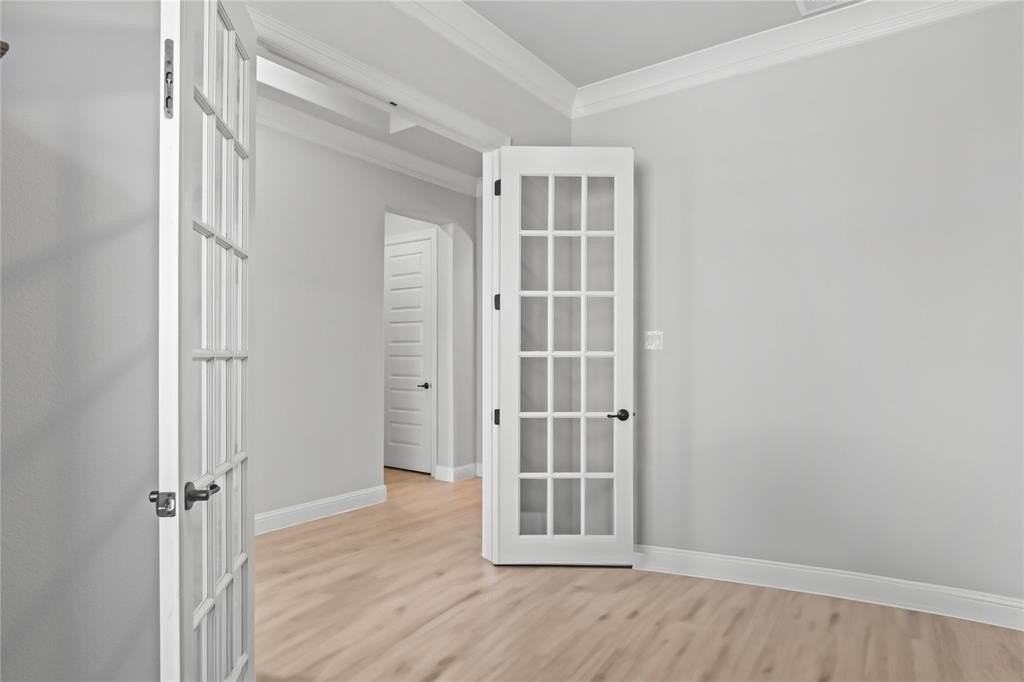 890 Stanley St - Photo 6 of 40