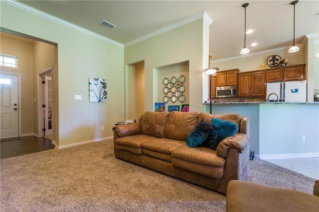 1818 Woodland Park Dr - Photo 3 of 21