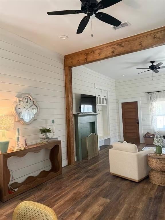 608 N Belknap St - Photo 3 of 15