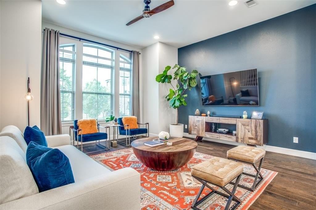 1976 Kessler Heights Ln - Photo 4 of 29