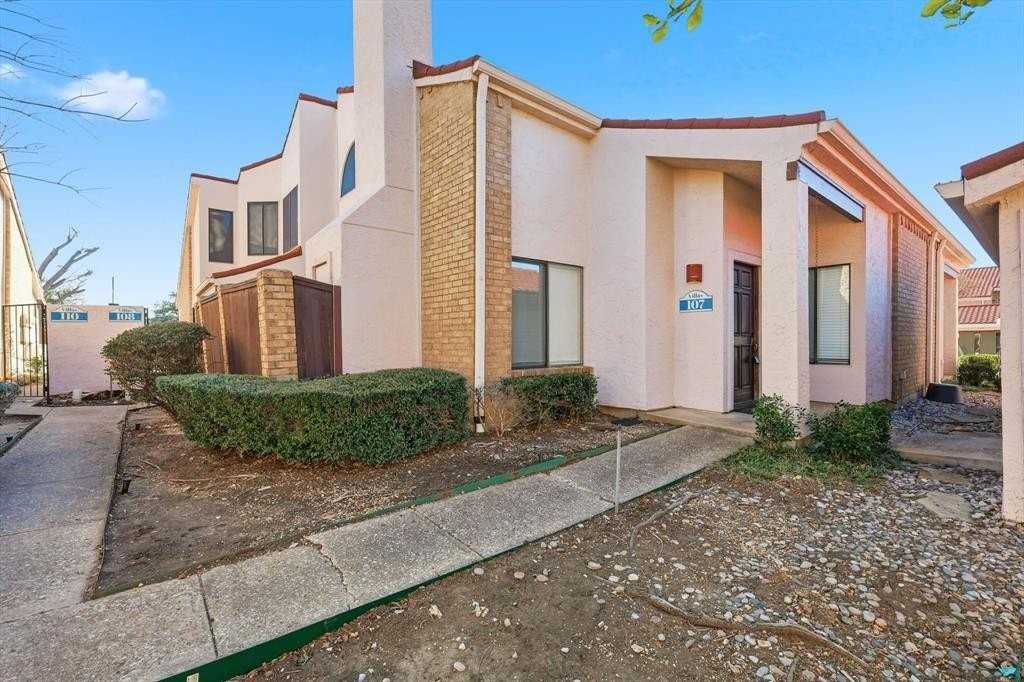 505 Ranch Trl #107 - Photo 3 of 38