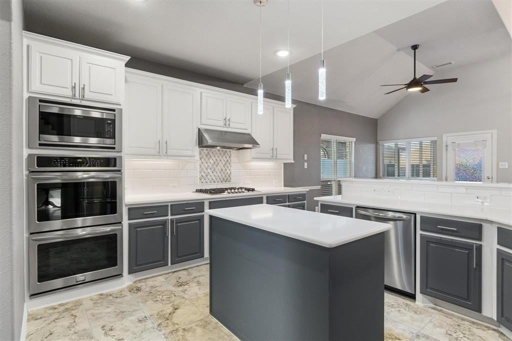 2003 Silent Shore St - Photo 5 of 40