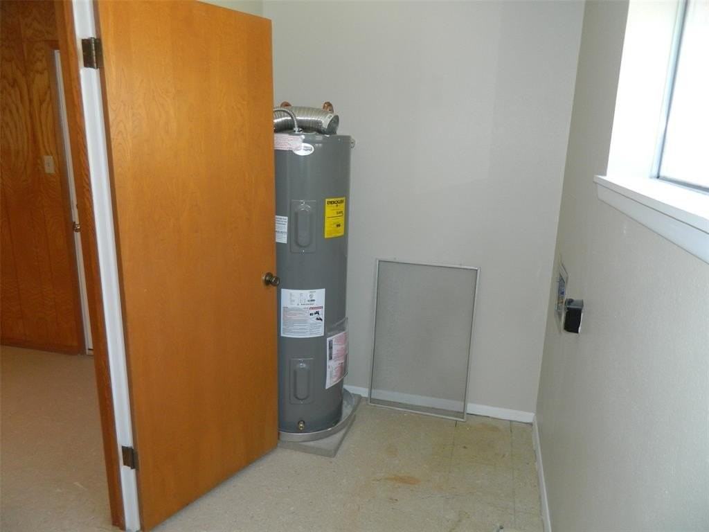 203 N Main St - Photo 3 of 15