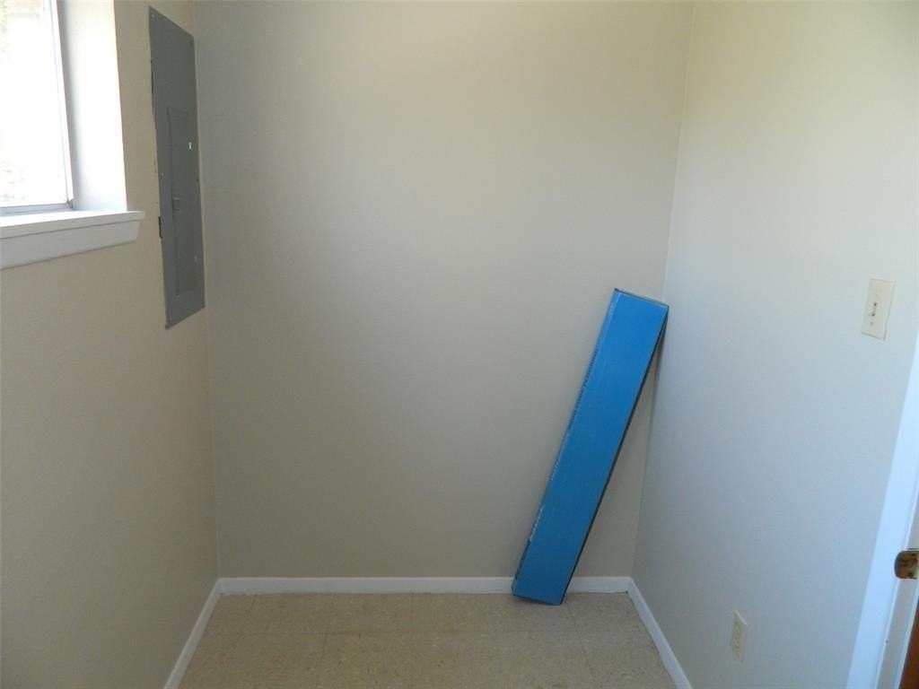 203 N Main St - Photo 4 of 15