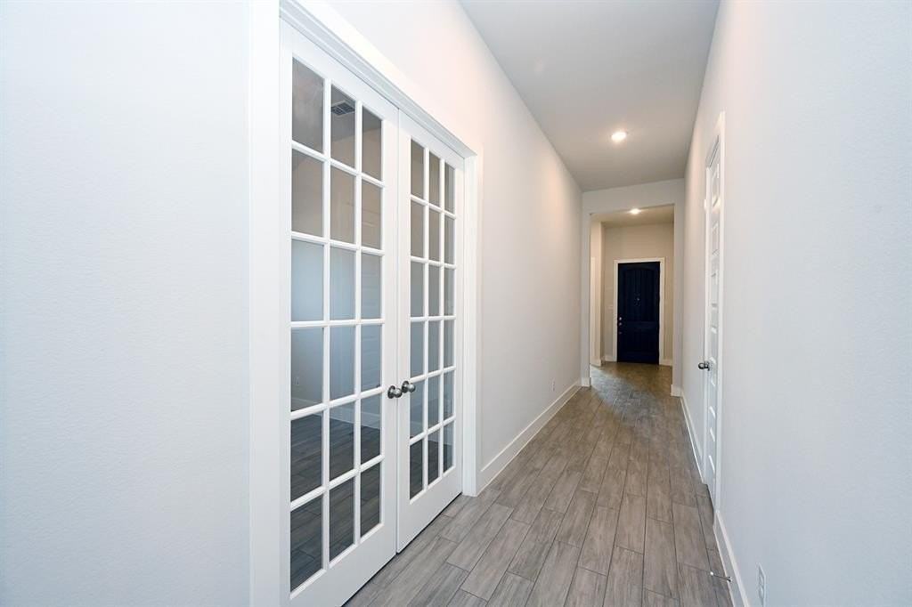 2613 Chevy Chase Dr - Photo 4 of 25