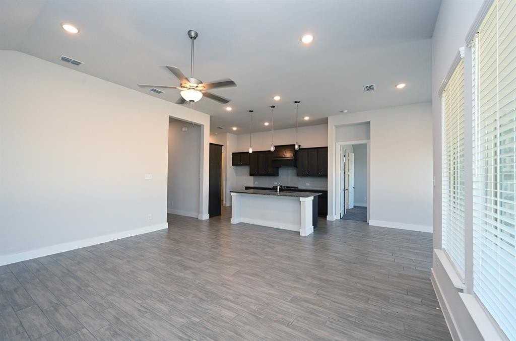 2613 Chevy Chase Dr - Photo 6 of 25