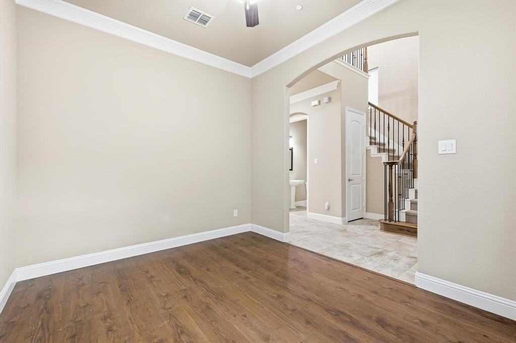 814 Milton Way - Photo 4 of 40