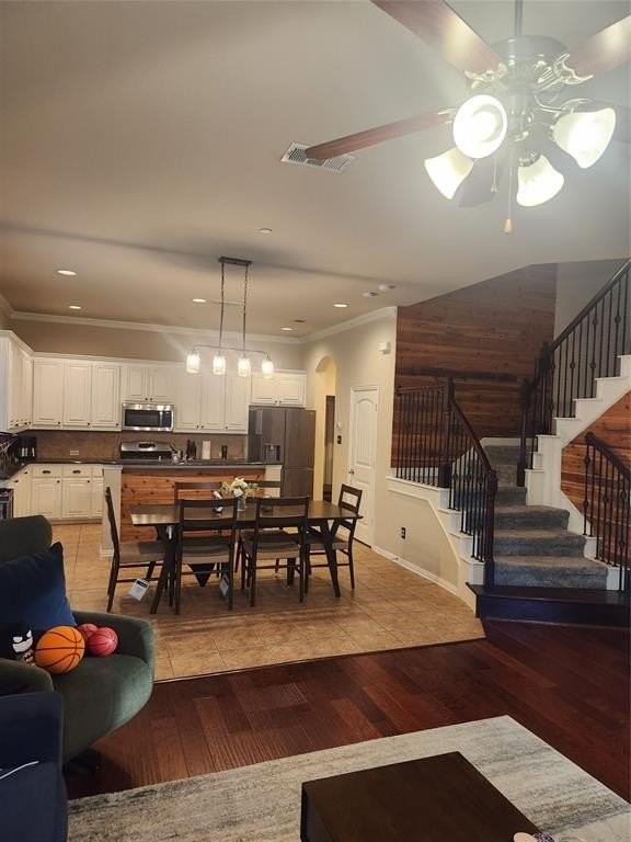 5328 Locust Dr - Photo 4 of 32