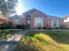 featured image of 1810 Giddings Ct