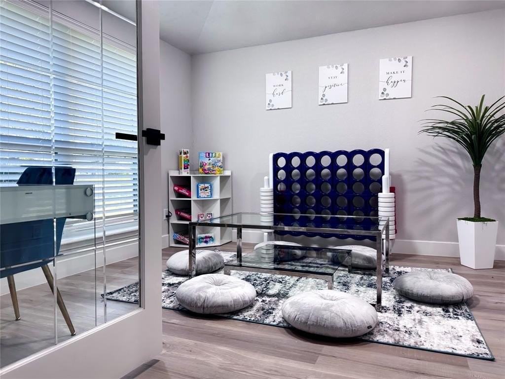 1706 Southampton Dr - Photo 3 of 17