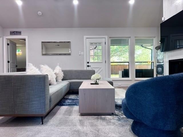 1706 Southampton Dr - Photo 4 of 17