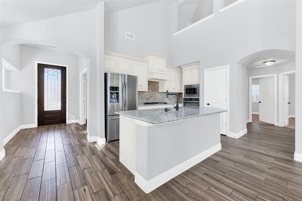 2026 Silent Shore St - Photo 4 of 37