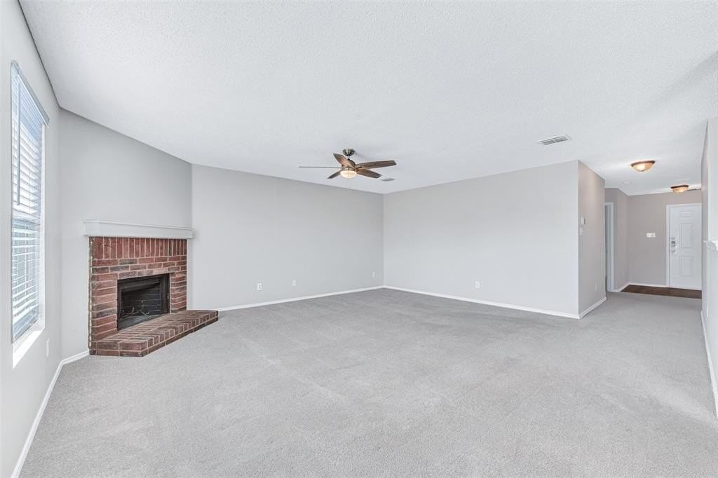 2710 Sutters Mill Way - Photo 4 of 24