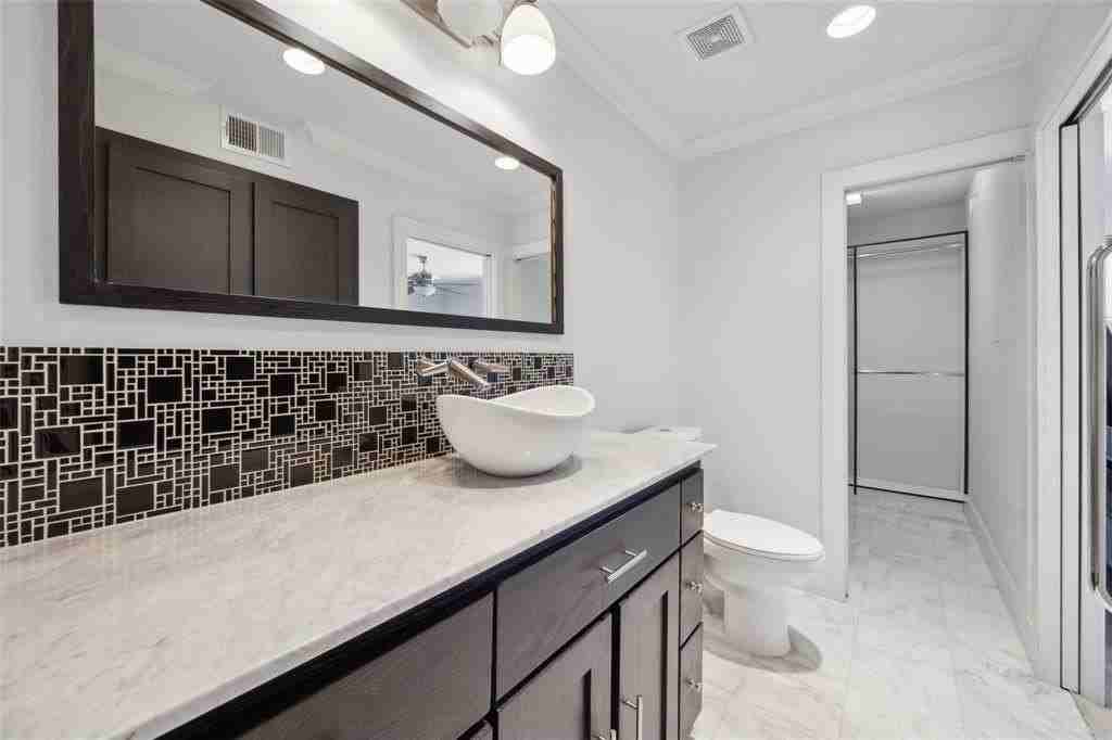 4021 Cole Ave #208 - Photo 5 of 13