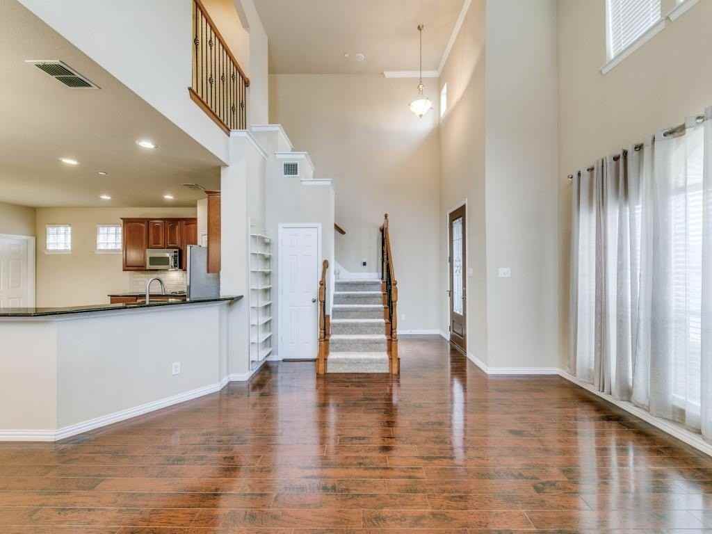 7124 Dry Creek Dr - Photo 4 of 25