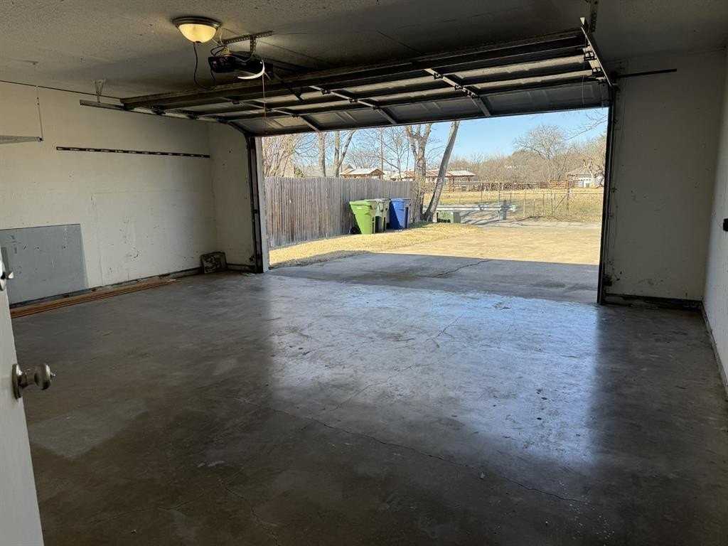 705 Kingsbridge Dr - Photo 4 of 4