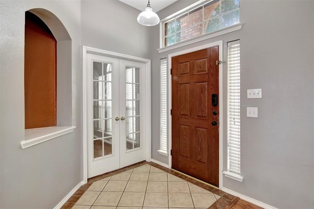 9709 Lovers Ln - Photo 6 of 33