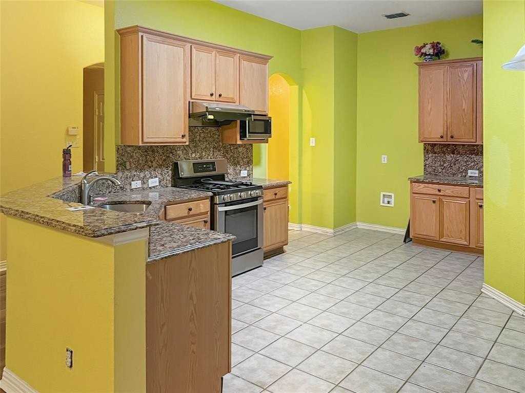 402 Calvary Dr - Photo 4 of 21