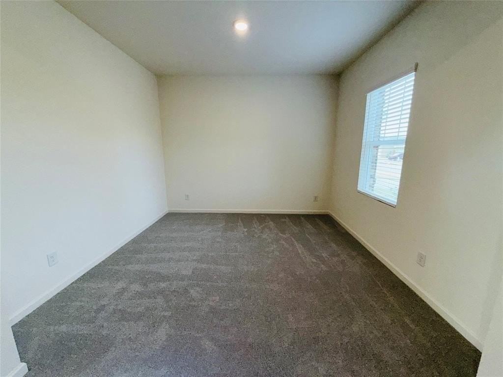 1245 Herring Dr - Photo 5 of 24