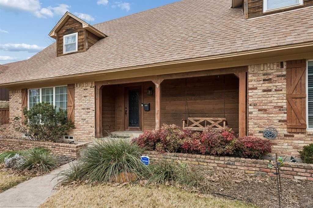 9321 Springwater Dr - Photo 4 of 31