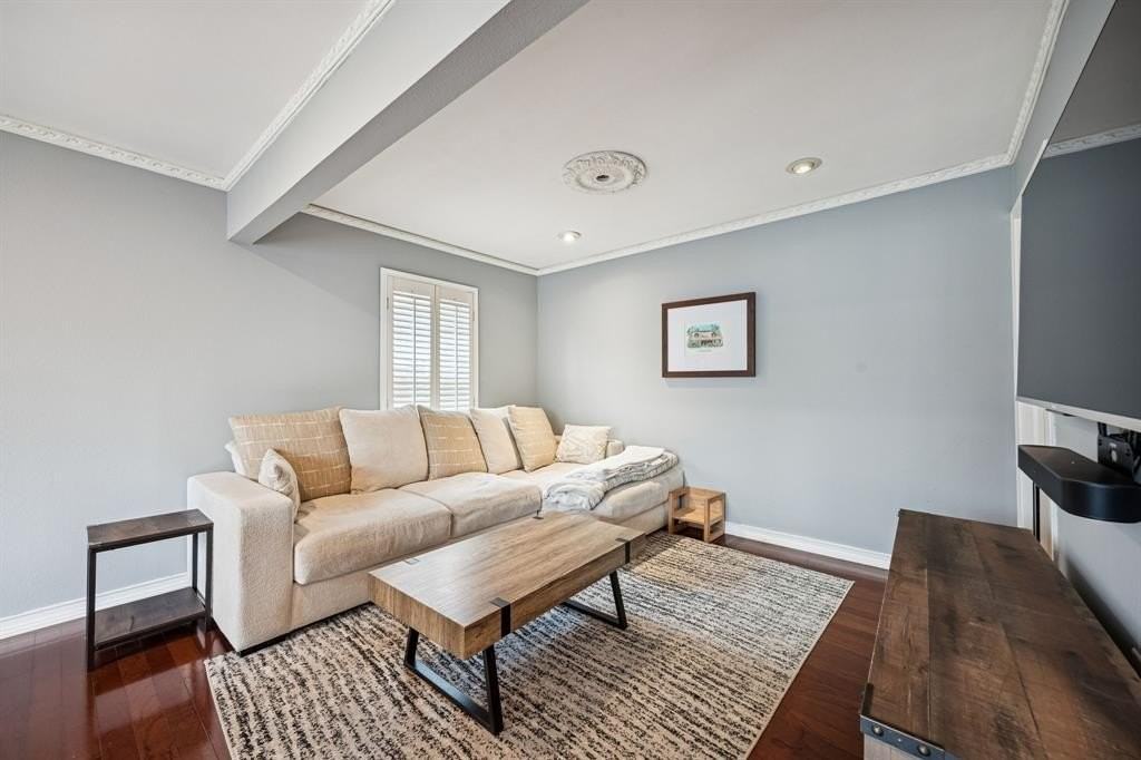 9321 Springwater Dr - Photo 7 of 31