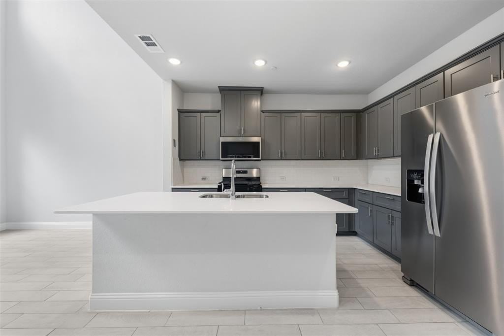 8120 Foraker St - Photo 3 of 28