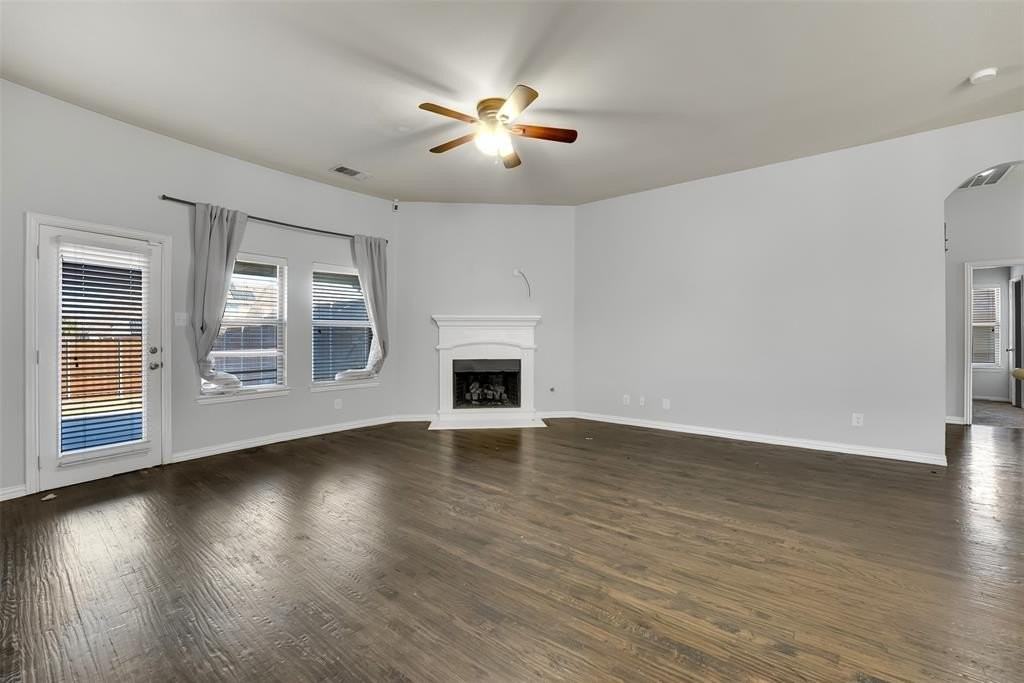 734 Brazos Way - Photo 5 of 24