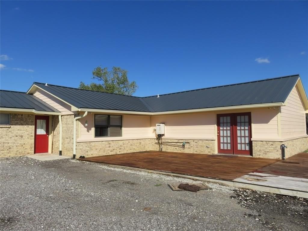 3714 Deaver Rd - Photo 6 of 35