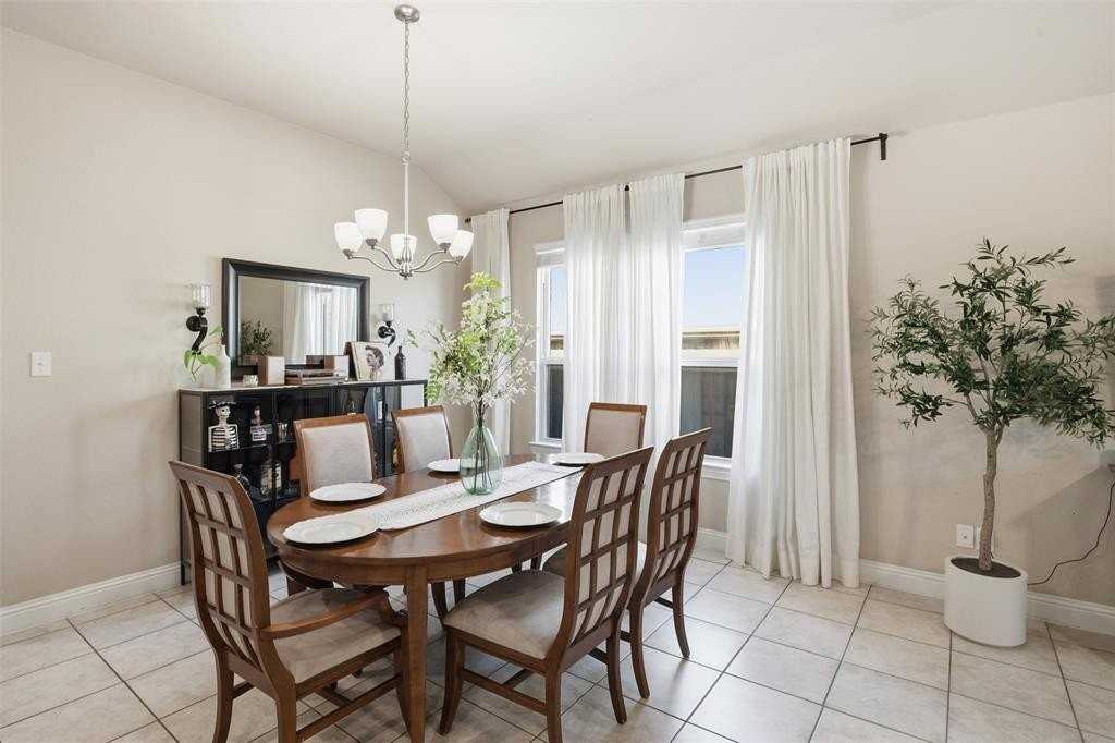 3608 Bastrop St - Photo 6 of 25