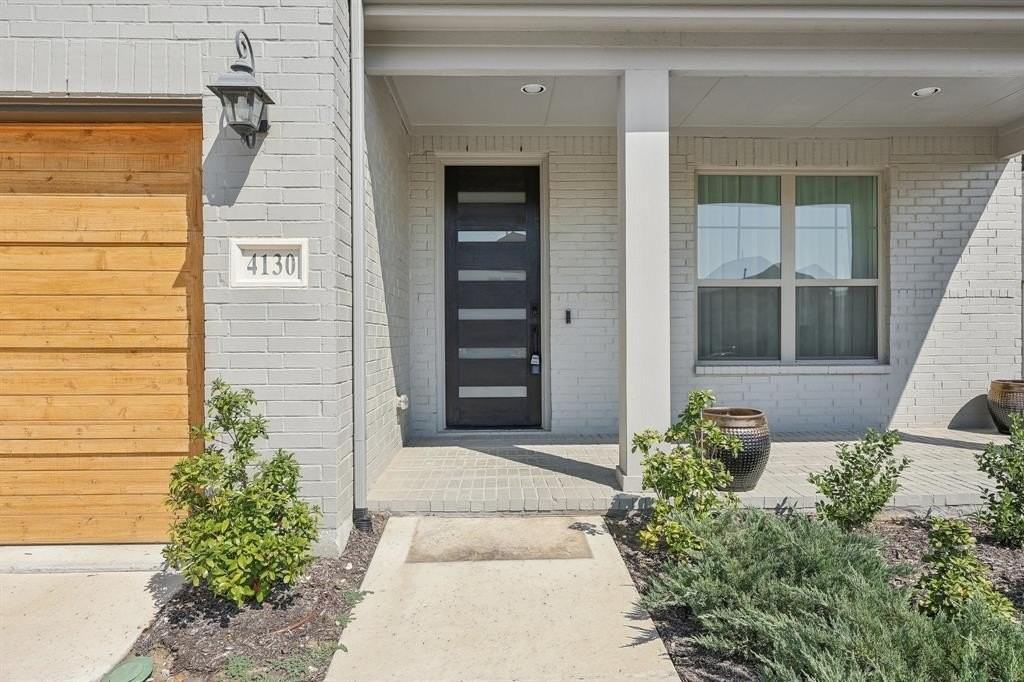 4130 Sandhills Ln - Photo 4 of 40