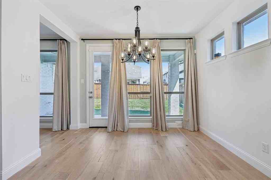 4130 Sandhills Ln - Photo 7 of 37
