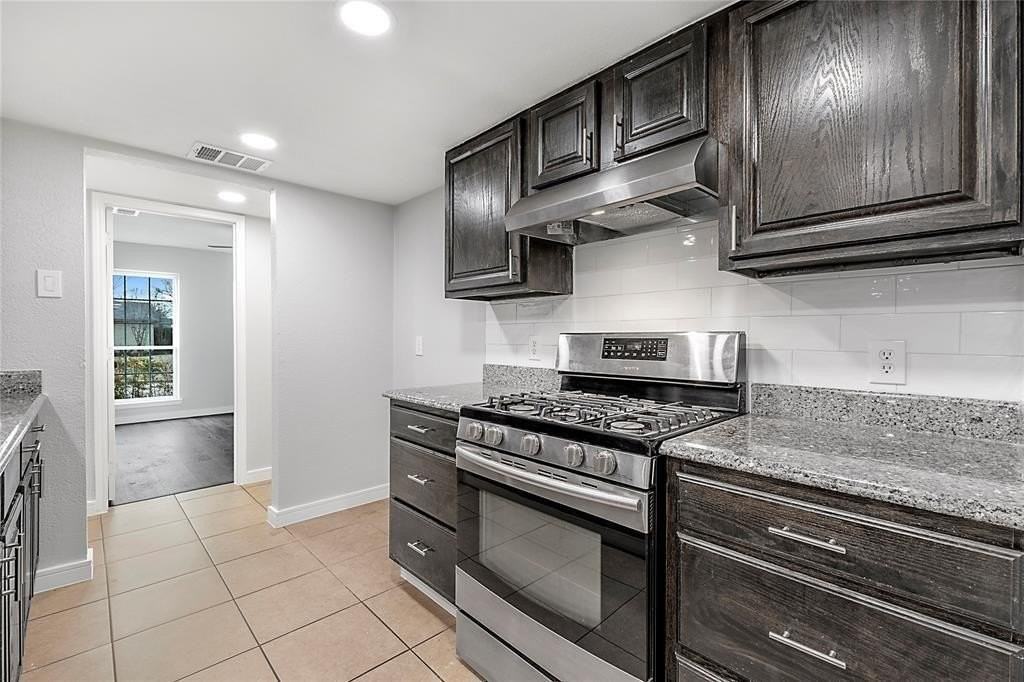 1100 Brush Creek Dr - Photo 7 of 27