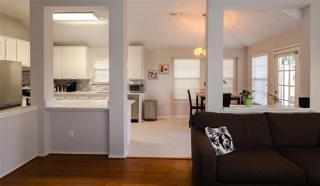 18532 Shadow Ridge Dr - Photo 2 of 12