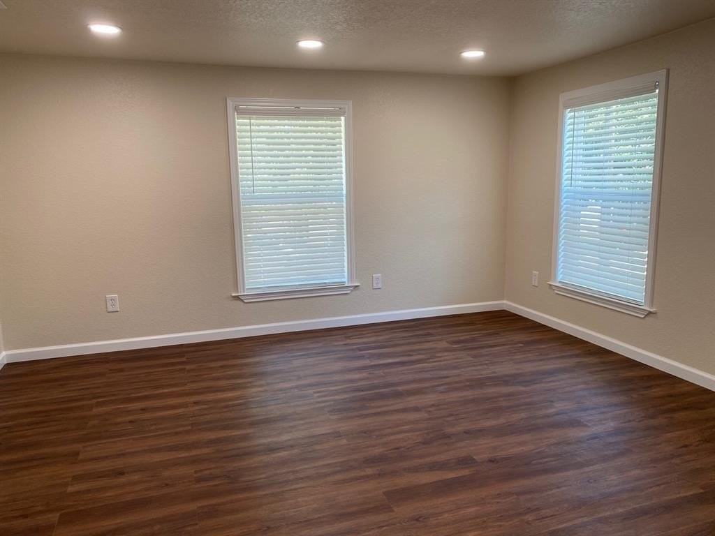 309 Hobson St - Photo 2 of 14