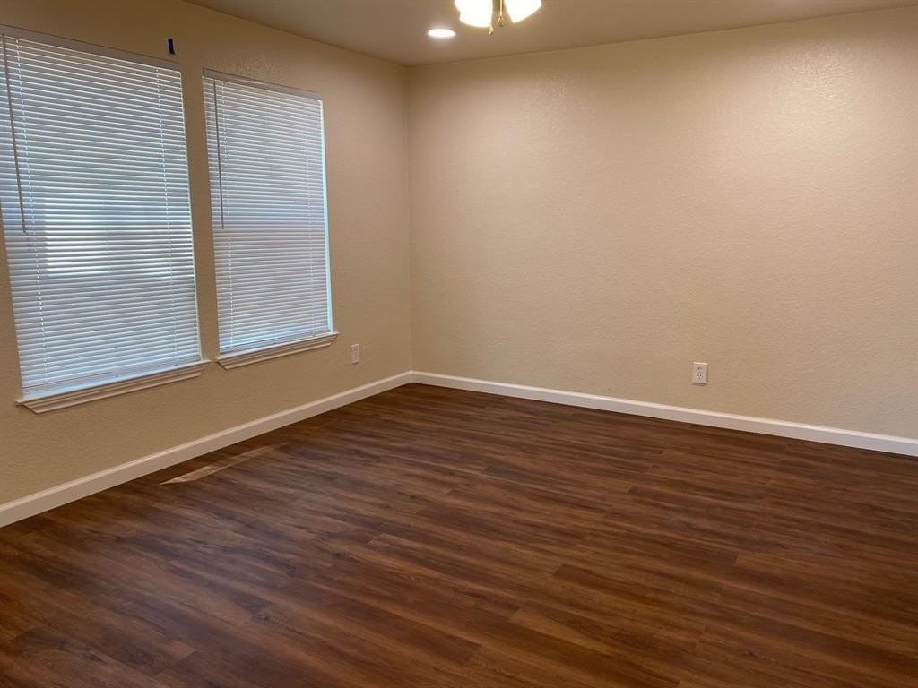 309 Hobson St - Photo 7 of 14