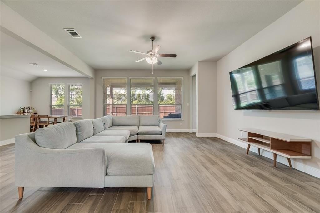 10611 Hidden Hollow Dr - Photo 5 of 23