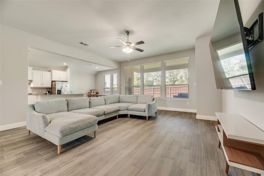 10611 Hidden Hollow Dr - Photo 6 of 23