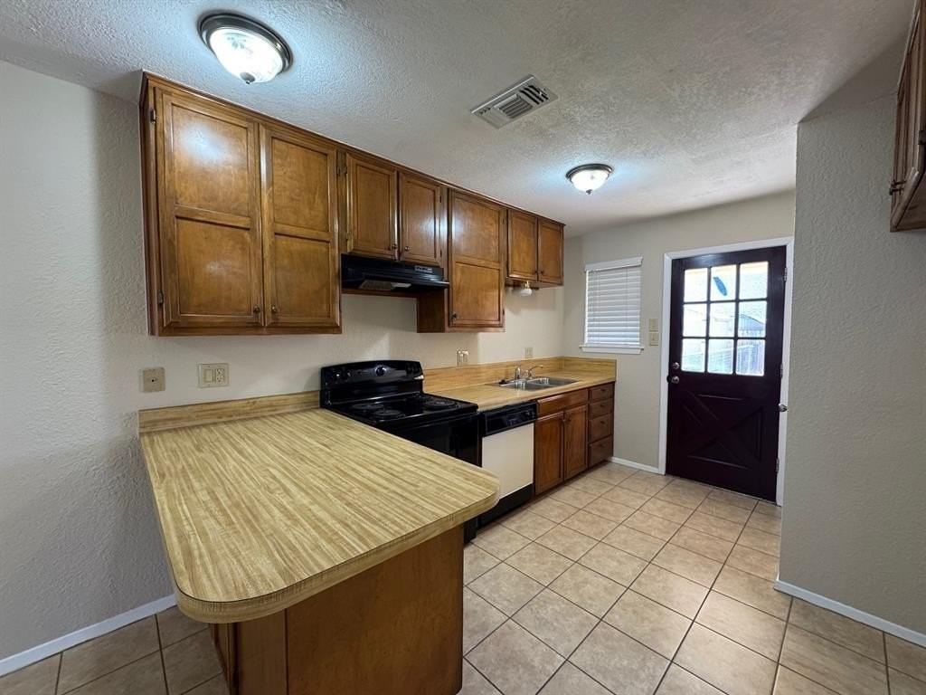 1002 Harbor Lakes Dr - Photo 6 of 36