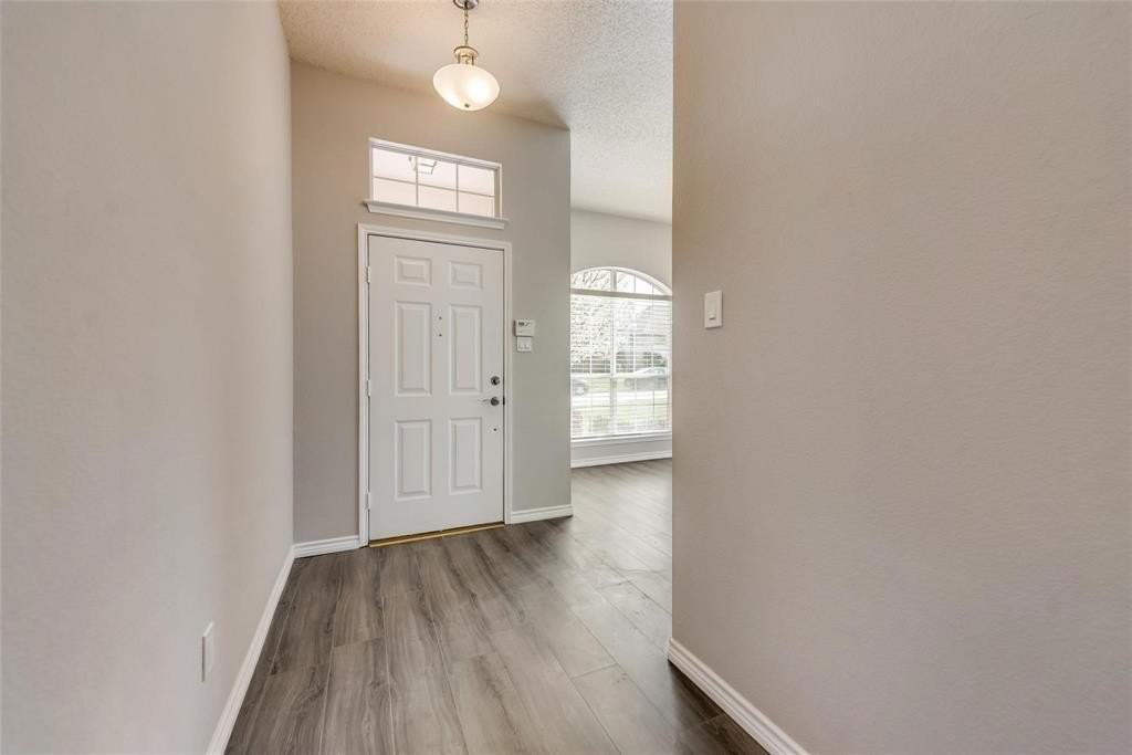 3905 Windford Dr - Photo 3 of 21