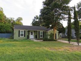 featured image of 1408 Lakeside Dr