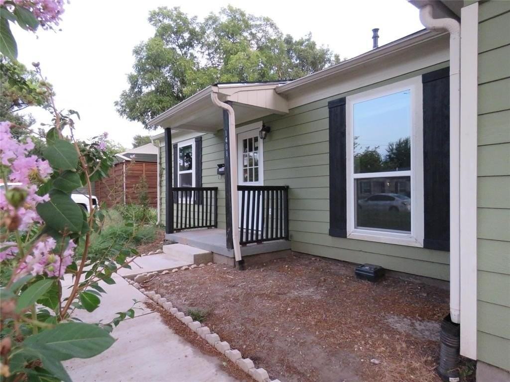 1408 Lakeside Dr - Photo 2 of 16