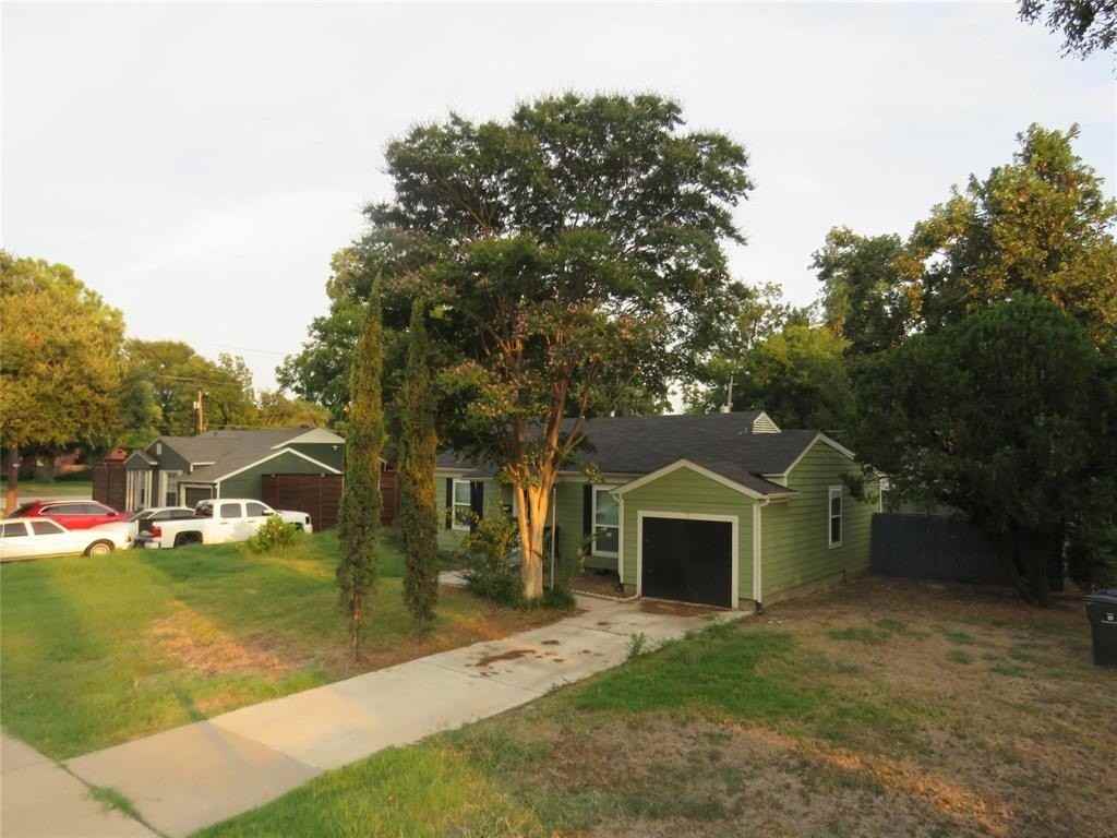 1408 Lakeside Dr - Photo 3 of 16