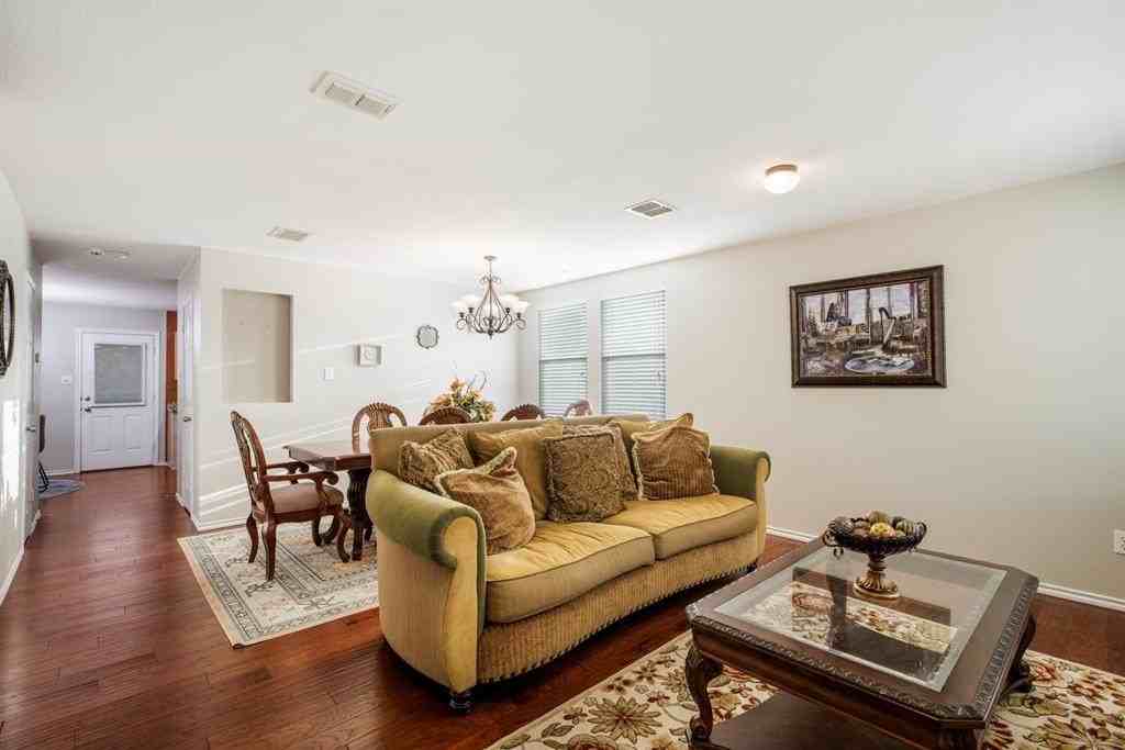 9601 Euclid Dr - Photo 5 of 28