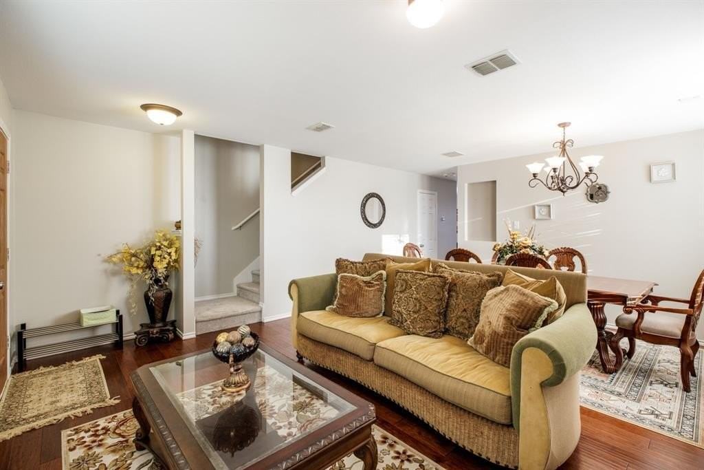 9601 Euclid Dr - Photo 6 of 28