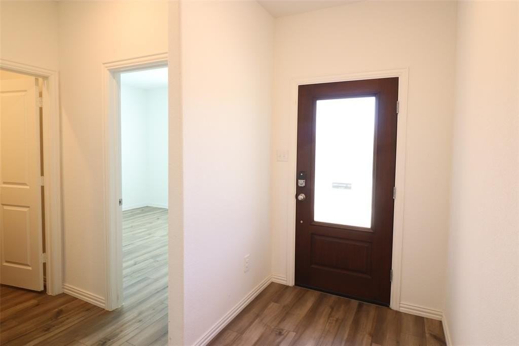 6812 Waterhill Ln - Photo 2 of 30